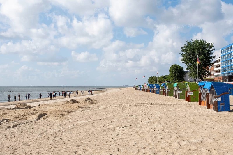 People doing early morning sports on the beach, Empty beach chairs, North Sea coast, Wyk, Föhr, North Sea island, North Frisia, Schleswig-Holstein, Germany, Europe