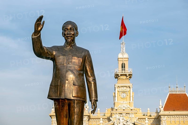 Ho Chi Minh Statue and City Hall, Saigon, Vietnam, Asia