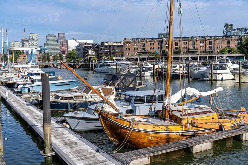 Rotterdam Marina, sports boat harbour, sailing boats, motor yachts, in the inland harbour, Feijenoord district, Rotterdam, Netherlands