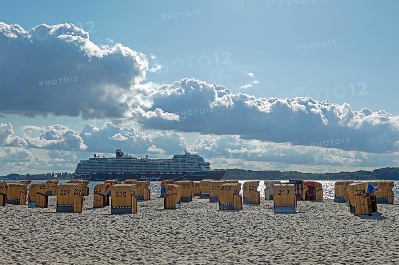 Mein Schiff cruise ship, beach chairs, beach, Laboe, Schleswig-Holstein, Germany, Europe