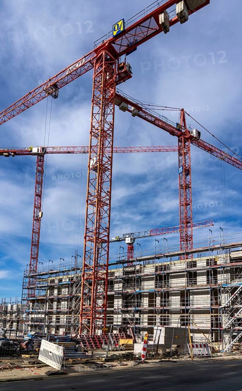 Large construction site, in the so-called Literaturviertel offices and flats between Sachsenstraße and Bert-Brecht-Straße, construction cranes, shell construction, in Essen, North Rhine-Westphalia, Germany, Europe