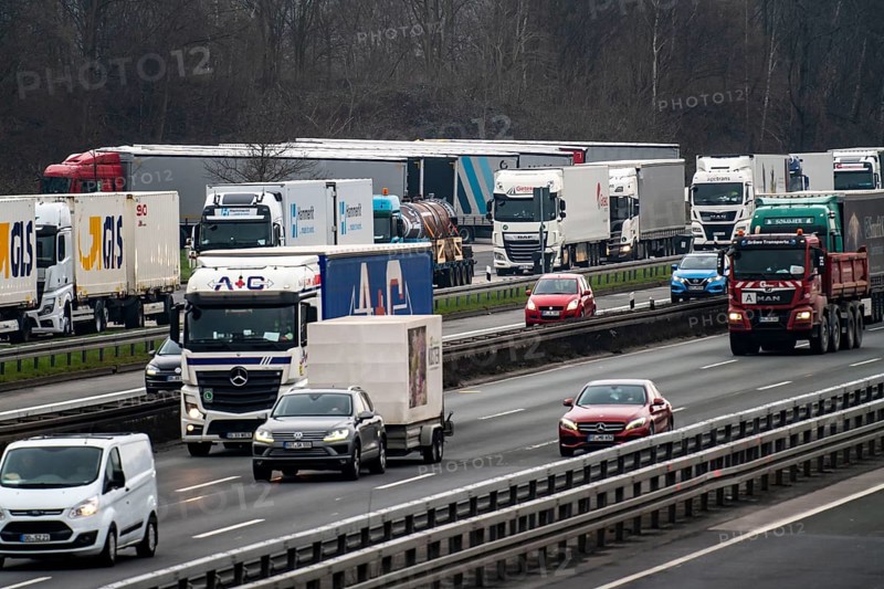 Heavy traffic at the Recklinghausen motorway junction on the A2 and A43, eastbound, rest area overflowing with lorries, North Rhine-Westphalia, Germany, Europe