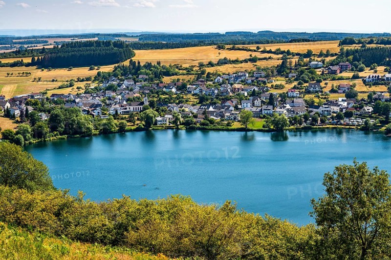 Schalkenmehrener Maar, Vulkaneifel, Vulkansee, Eifel, Rhineland-Palatinate, Germany, Europe