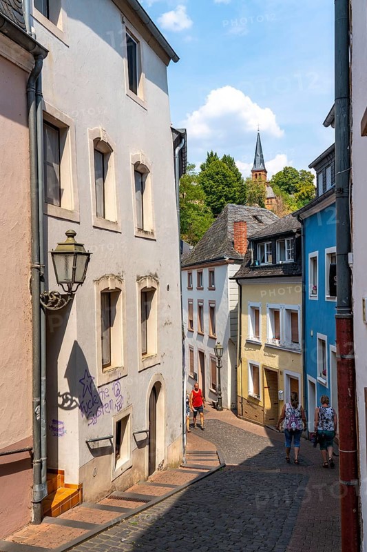 The town of Saarburg, on the Saar, Altstadtgasse, Rhineland-Palatinate, Germany, Europe