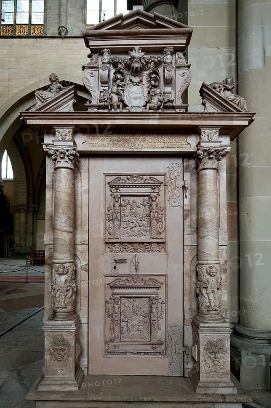 Magdeburg cathedral, Stone sculpture in form of a door, Magdeburg, Saxony Anhalt, Germany, Europe