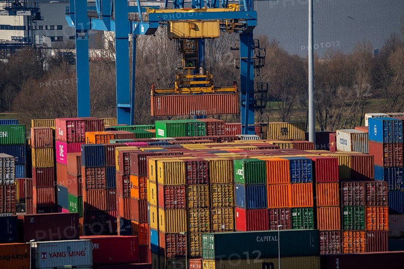 Container Handling Centre, Gateway West Terminal, Logport 2, in Duisburg on the Rhine, North Rhine-Westphalia, Germany, Europe