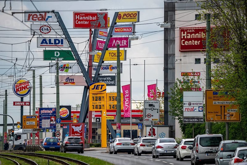Dorstener Straße, B226, at the Hannibal Center shopping centre, many signs, signposts, billboards, Herne, North Rhine-Westphalia, Germany, Europe
