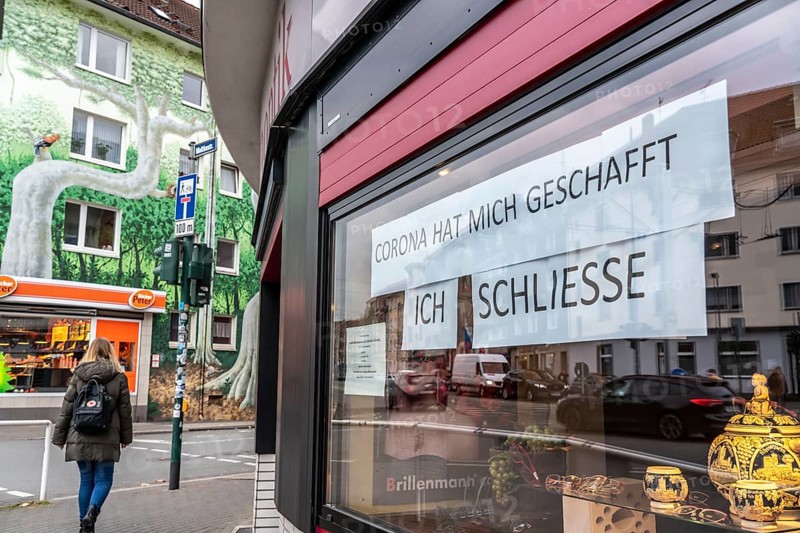 Business closure due to the economic consequences of the Corona crisis, the optician's specialist shop Rode, in the southern district of Essen, closes after eleven years, sales decline by 60 per cent during the Corona period, Essen, North Rhine-Westphalia, Germany, Europe