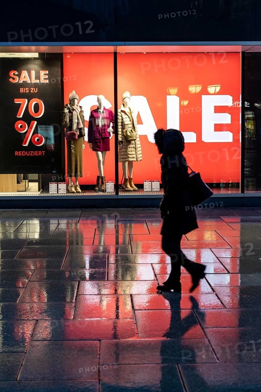 Sale, clearance sale at Galeria Kaufhaus an der Hauptwache, at Große Eschenheimer Straße and pedestrian zone Zeil, Frankfurt am Main, Hesse, Germany, Europe