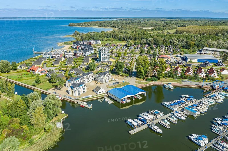 Aerial view of marina Rechlin, lake Müritz, holiday cottages, pleasure boats, Rechlin, Mecklenburg-Vorpommern, Germany, Europe