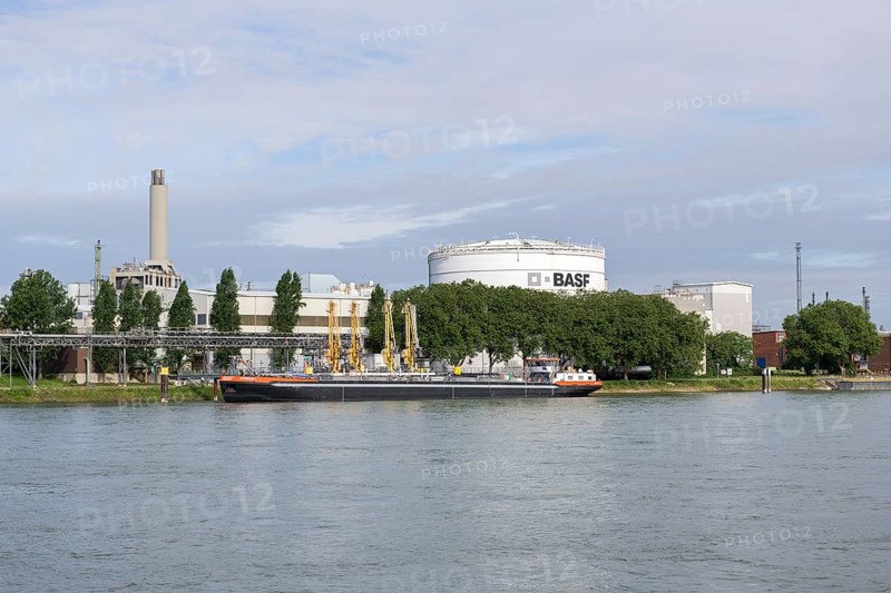 BASF, Lugwigshafen am Rhein, industrial area, ship, Mannheim, Baden-Württemberg, Germany, Europe
