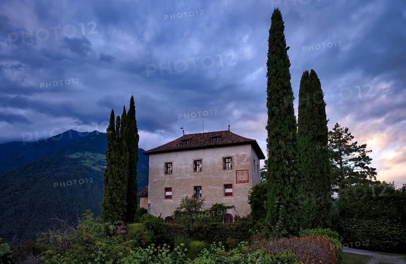 Thurnerhof, Schenna, Scena, evening light, atmospheric, South Tyrol, Autonomous Province of Bolzano, Italy, Europe