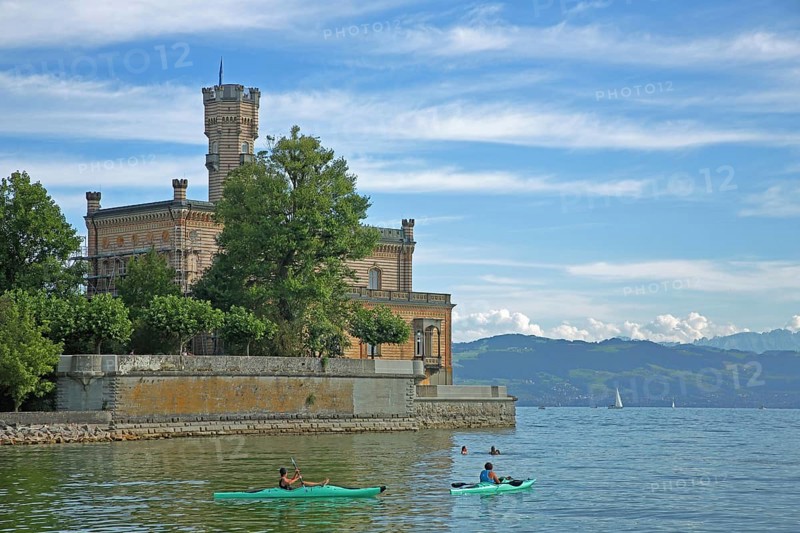 Two kayakers in the water, kayaking, lake, view, shore, landscape, mountains, Montfort Castle, Langenargen, Obersee, Lake Constance, Lake Constance area, Baden-Württemberg, Germany, Europe