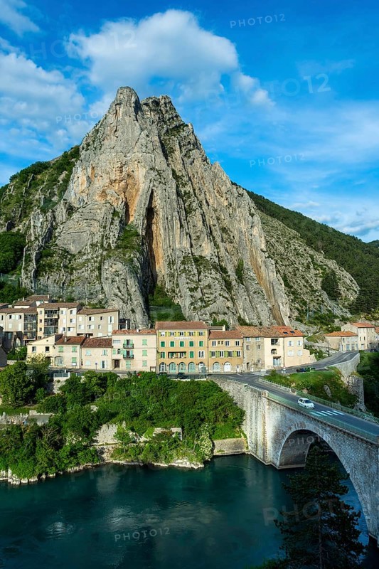 Sisteron. View from the foot of the Citadel on the Baume rock and the Durance riv, Alpes-de-Haute-Provence. Provence-Alpes-Côte d'Azur. France