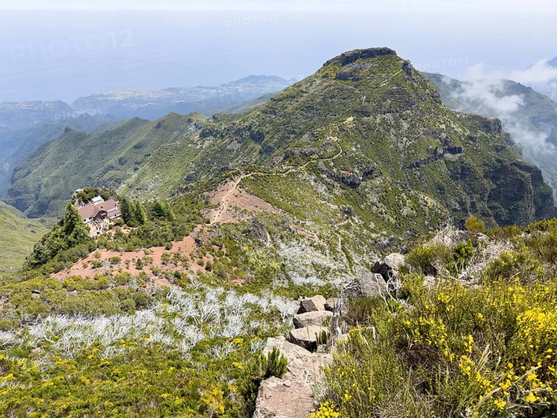 Hiking trail PR1 with view from Pico Ruivo to the Pico Ruivo hut, Madeira, Portugal, Europe