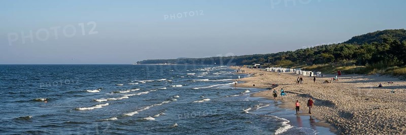Tourists on the sandy beach, Baltic resort Zinnowitz, Usedom Island, Baltic Sea, Mecklenburg-Western Pomerania, Germany, Europe