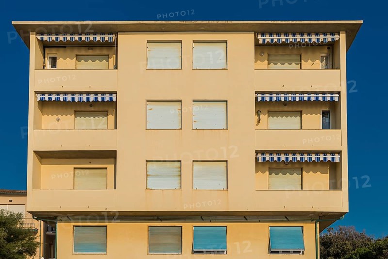 Facade, residential building, empty, nobody, closed, property, property crisis, crisis, economic crisis, dreariness
