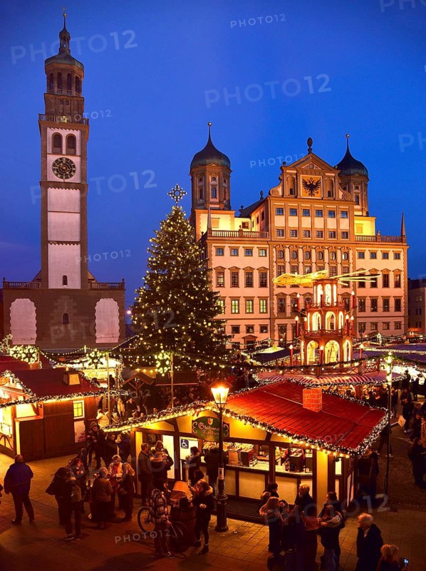 Europe, Germany, Bavaria, Swabia, Augsburg, town hall market, town hall, Renaissance, built 1615 to 1620, Perlachturm, 78 metres high, evening, Christmas market, Christmas lights, Hamburg, Hamburg, Federal Republic of Germany, Europe
