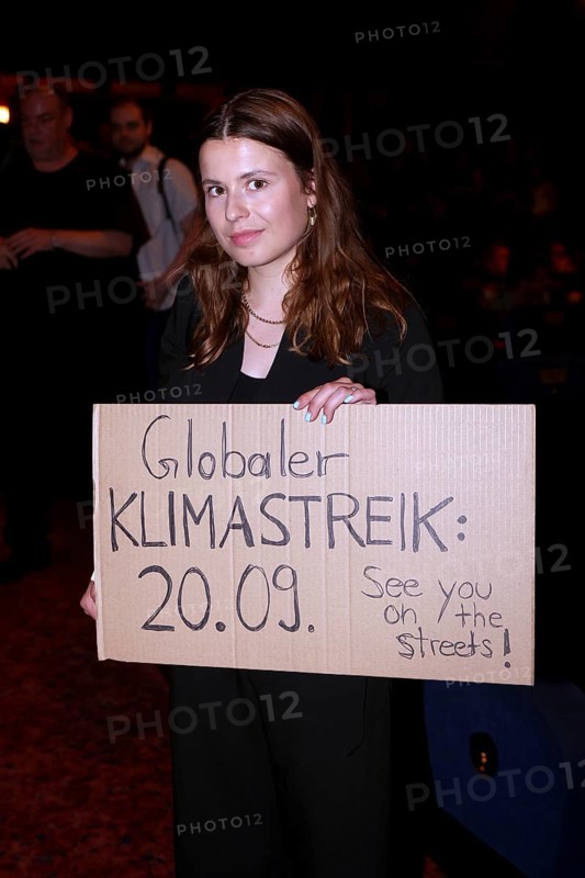 Luisa Neubauer, Global Strike, Berlin premiere Petra Kelly, Act Now, 04.09.2024, Delphi Filmpalast, Berlin