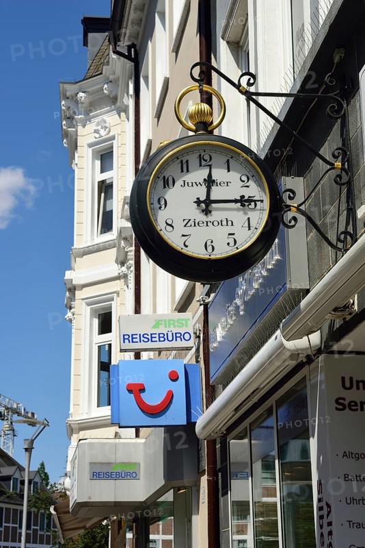 Europe, Germany, Hamburg, district Bergedorf, Sachsentor, pedestrian zone, City, shopping street, advertisement Juwelier Zieroth, watch, pocket watch, Europe
