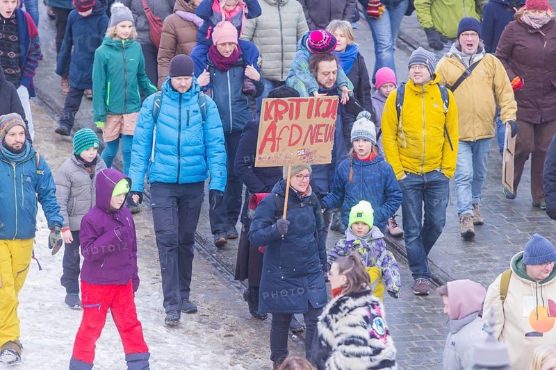 Several thousand people protested on Sunday in Dresden and elsewhere, against the AfD and in favour of democracy. Similar demonstrations have been taking place in many German cities for days. Between 25, 000 and 40, 000 participants were estimated. The demonstration marches along Schlosstraße through the city centre, Dresden, Saxony, Germany, Europe