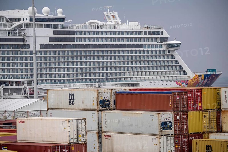 Container terminal in the seaport of Bremerhaven, Eurogate Container Terminal, container warehouse, behind the cruise ship World Dream, Manara, Bremerhaven, Bremen, Germany, Europe