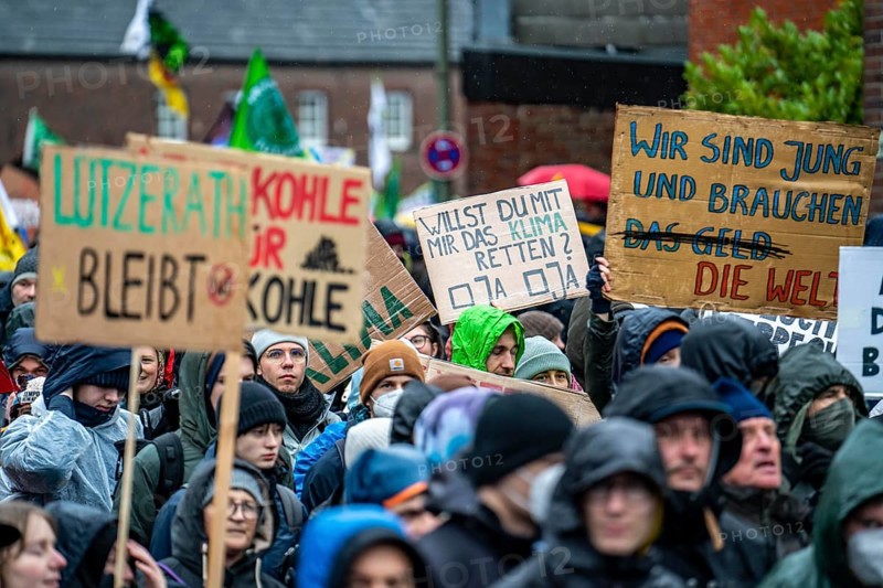 Demonstration against the demolition of the lignite village of Lützerath, from the village of Keyenberg the demonstrators marched to the edge of the Garzweiler open-cast mine and on to the rest of the village of Lützerah, Erkelenz, North Rhine-Westphalia, Germany, Europe