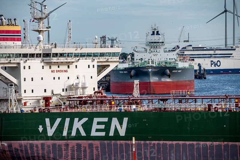 Petroleumhaven, S Norwegian crude oil tanker Eikeviken leaves the port of Rotterdam, Netherlands, unloaded