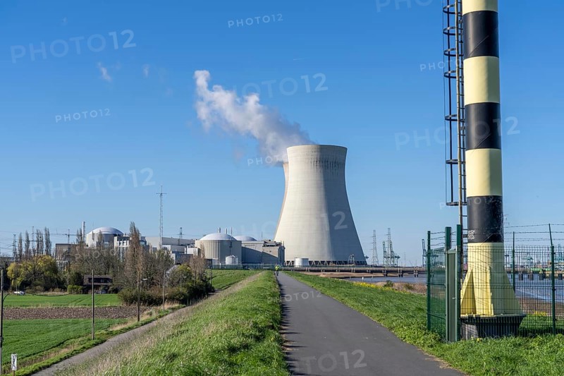 The Doel nuclear power plant on the Scheldt, one of two nuclear power plants in Belgium, consists of three operating units, each with a pressurised water reactor, as well as a decommissioned unit, Antwerp, Belgium, Europe