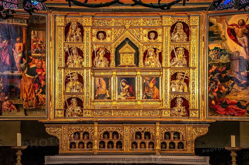 High altar in the interior of the Catholic Church of St Viktor in Xanten, Lower Rhine, North Rhine-Westphalia, Germany, Europe