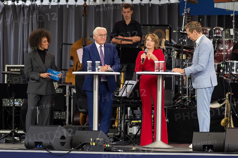 Frank-Walter Steinmeier (President of the Federal Republic of Germany) and his woman Elke Büdenbender give an opening speech at the Federal President's Citizens' Festival in Bellevue Palace Gardens, Berlin, 14/09/2024