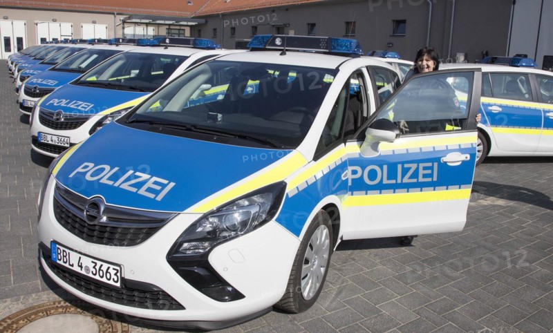 New radio patrol cars at the police station in Potsdam, 14/03/2016