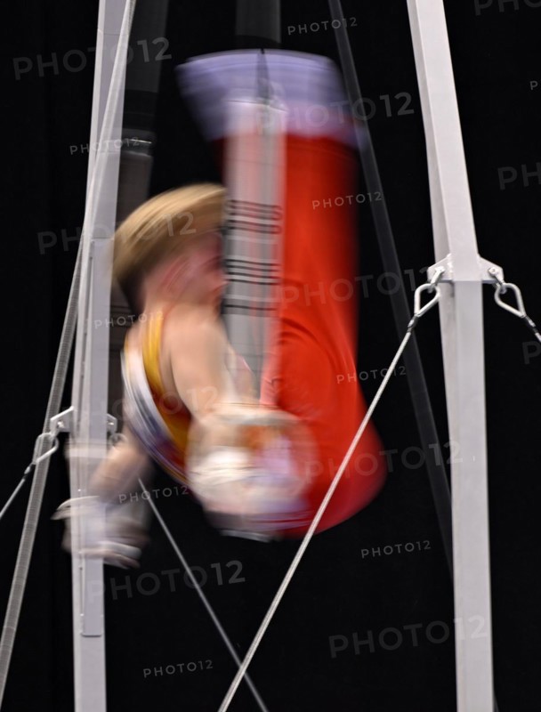 Gymnastics, artistic gymnastics, gymnasts, men, feature, movement, movement effect, wipe effect, rings, EnBW DTB-Pokal 2024, Porsche Arena, Stuttgart, Baden-Württemberg, Germany, Europe