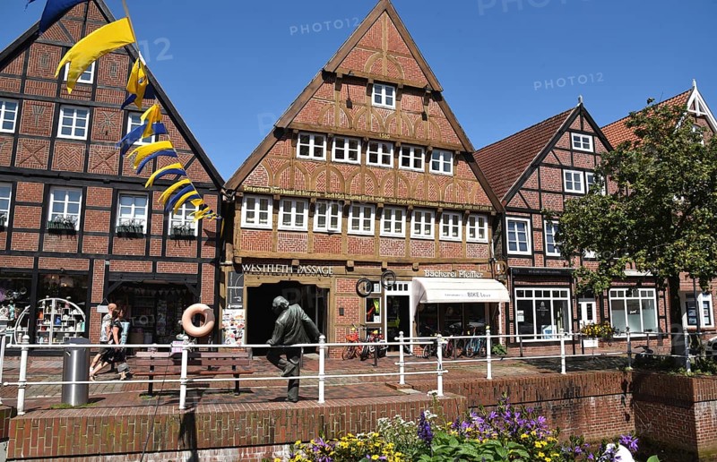 Europe, Germany, Hamburg Metropolitan Region, Lower Saxony, Stade District, Buxtehude, Old Town, View to Westfleth, Half-timbered houses, Federal Republic of Germany, Europe