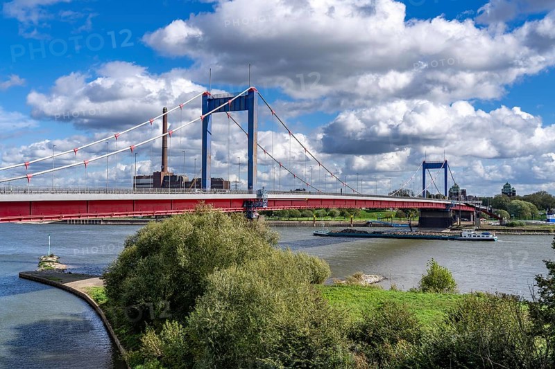 The Friedrich Ebert Bridge over the Rhine between Ruhort and Homberg, Duisburg, North Rhine-Westphalia, Germany, Europe