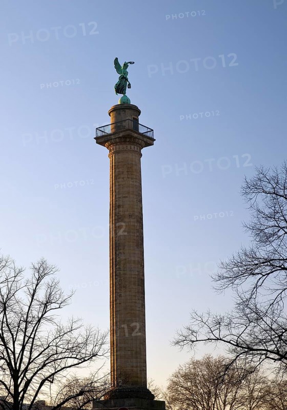 Waterloo Column with Victoria, Victory Column commemorating the Battle of Waterloo, Waterlooplatz, Hanover, Lower Saxony, Germany, Europe