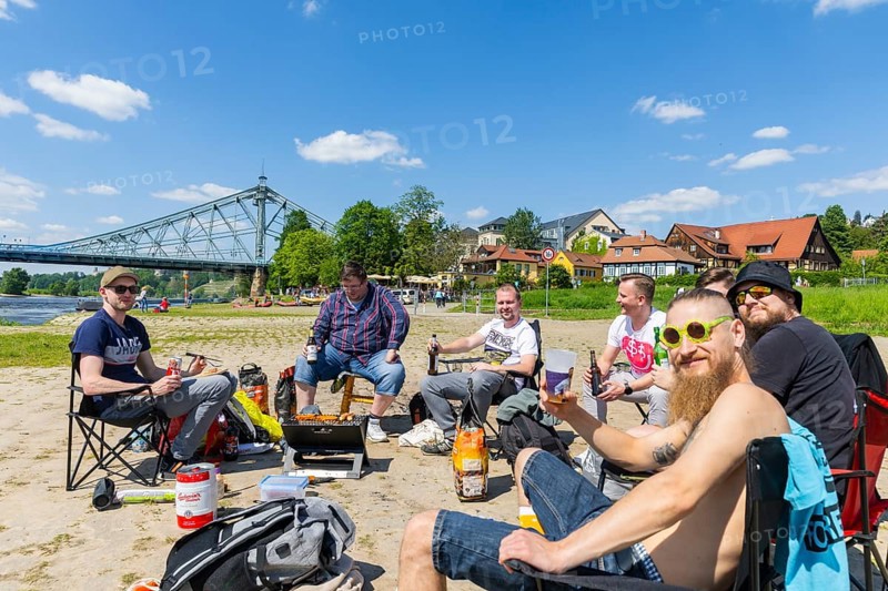 Men's groups on the way to the Lord's Day on the Dresden Elbe cycle path, at the blauen Wunder..., Dresden, Saxony, Germany, Europe