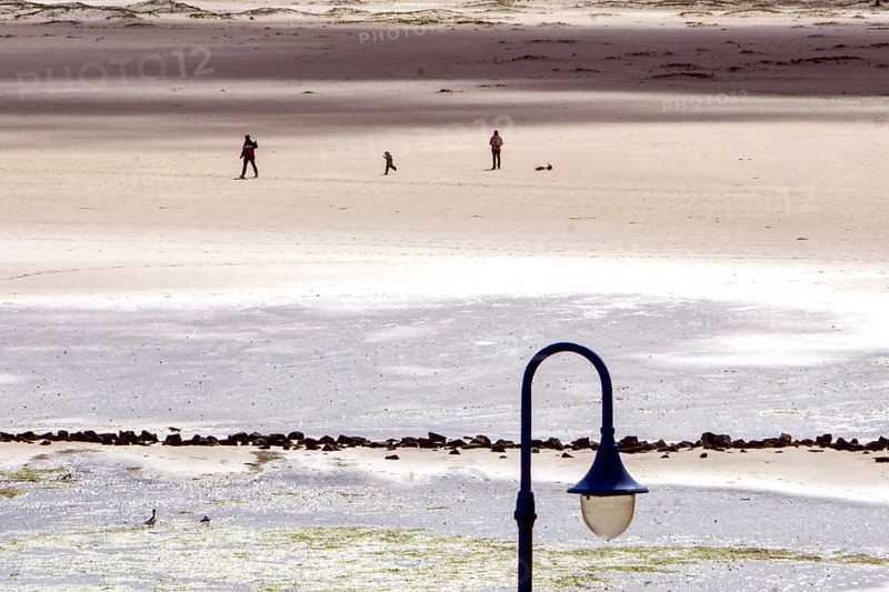 Holidaymakers on the beach of Wittdün, Amrum Island, 25.05.2021