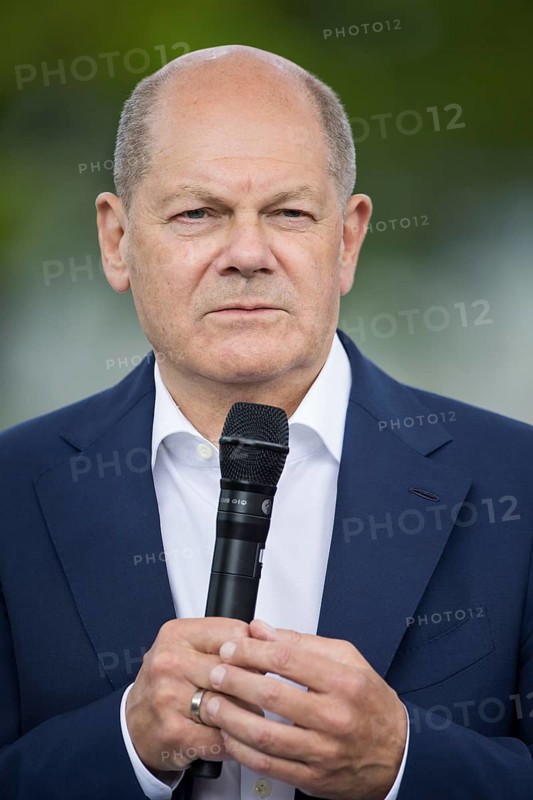 Olaf Scholz (Federal Chancellor, SPD) at the Germany Dialogue on the topic Together for Democracy in the dialogue forum at Celebrating Democracy. / The Basic Law turns 75, together it will be a celebration, Berlin, 24.05.2024