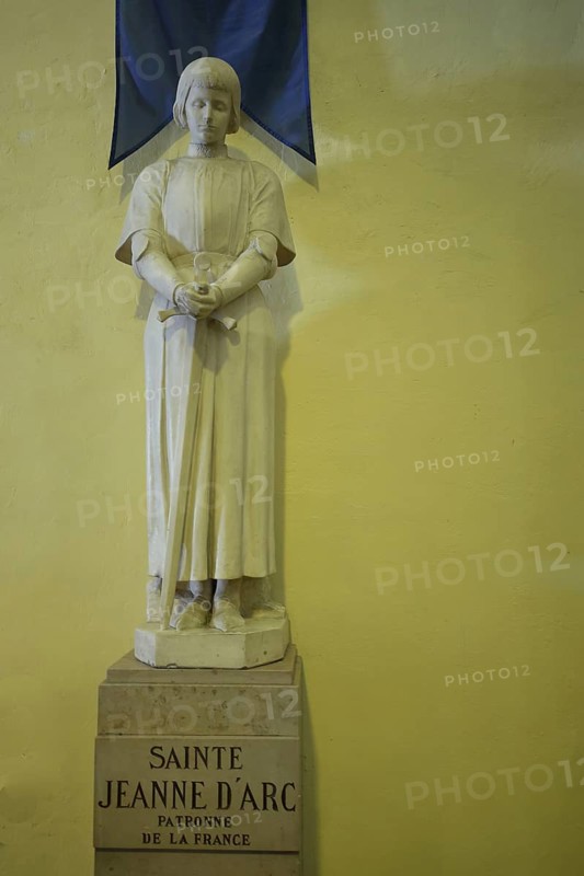 Sculpture Saints Jeanne d'Arc with sword, Maid of Orléans, interior view, Sainte-Marie-de-la-Seds, Orleans, Ste, Toulon, Var, Provence, France, Europe