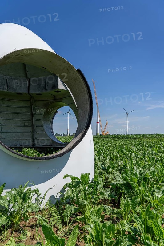 Repowering, dismantled Enercon E-58 wind turbine in a wind farm near Issum, 9 older wind turbines that have been in operation for over two decades are being replaced by a total of four Enercon E-160 turbines, under construction, with a total output of 22 megawatts, Lower Rhine, North Rhine-Westphalia, Germany, Europe