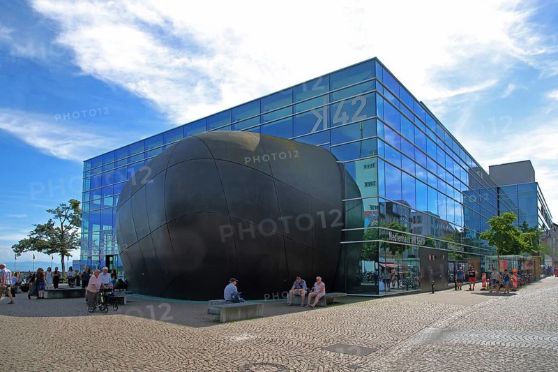 K42 Medienhaus am See, modern glass house, glass windows, glass construction, people, Friedrichshafen, Obersee, Lake Constance, Lake Constance area, Baden-Württemberg, Germany, Europe