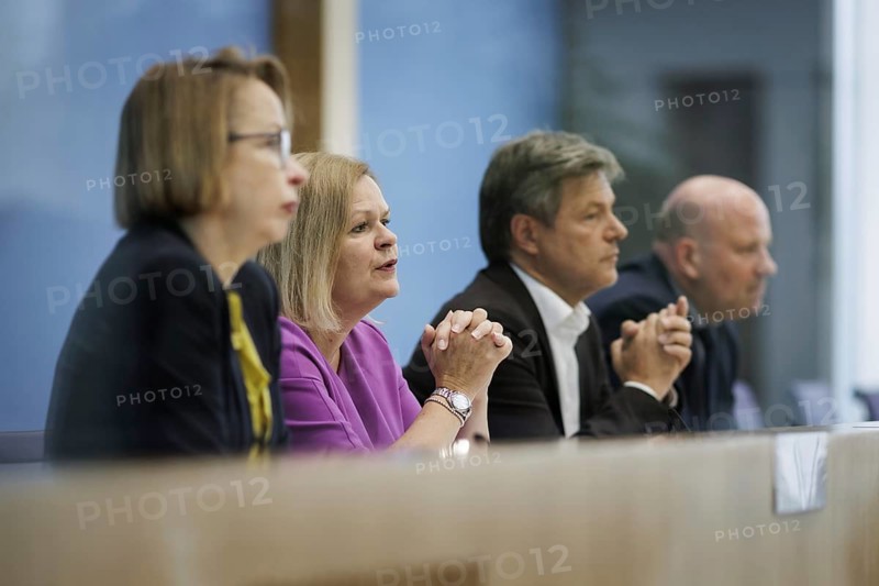 Nancy Faeser (SPD), Federal Minister of the Interior and Home Affairs, and Robert Habeck (Alliance 90/The Greens), Federal Minister for Economic Affairs and Climate Protection and Vice-Chancellor, at the presentation of the Federal Government's 1st Equivalence Report at the Federal Press Conference in Berlin, 3 July 2024