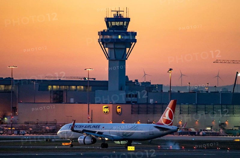 Turkish Airlines Airbus, aircraft landing at Cologne-Bonn Airport, CGN, Runway 06/24, Tower, Cologne, North Rhine-Westphalia, Germany, Europe