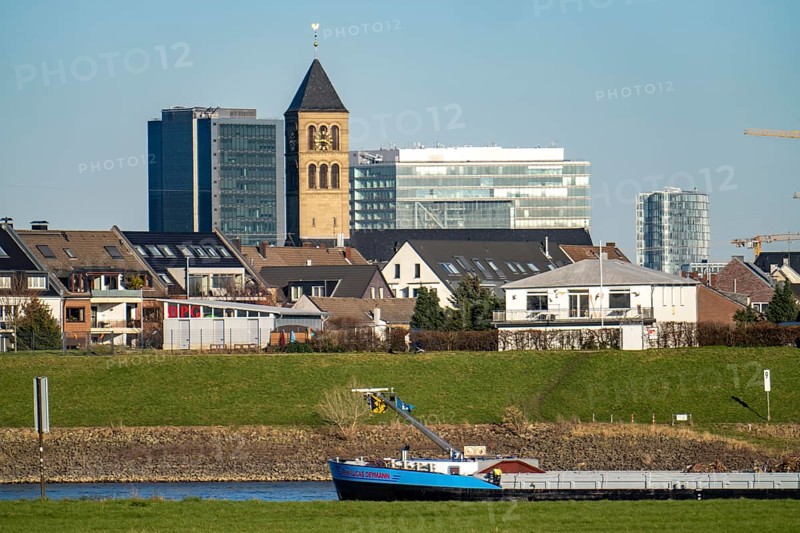 The skyline of Düsseldorf, with office buildings on Friedrichstrasse, city gate, residential buildings on the Rhine in the Hamm district, Düsseldorf, North Rhine-Westphalia, Germany, Europe