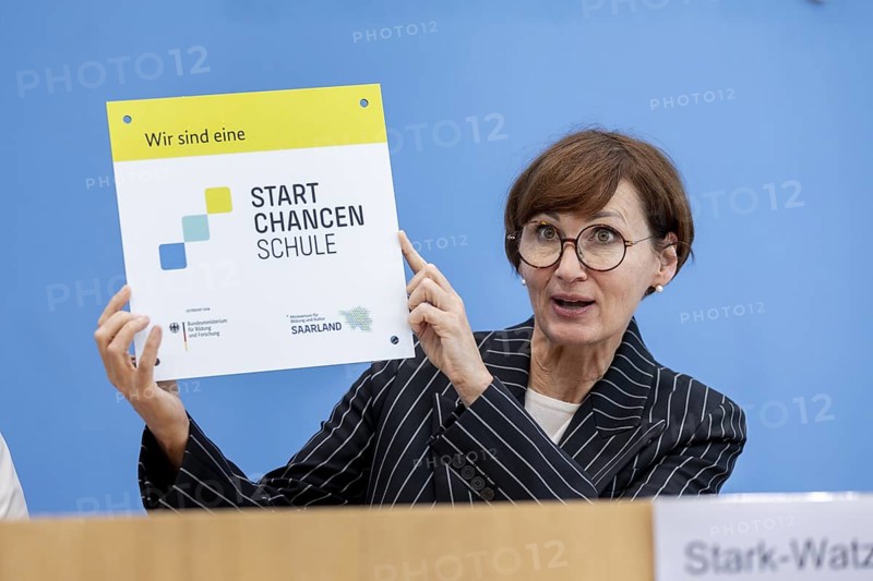 Bettina Stark-Watzinger (FDP), Federal Minister of Education and Research, at a press conference on the signing of the Startchancen programme, at the Haus der Bundespressekonferenz in Berlin, 04.06.2024