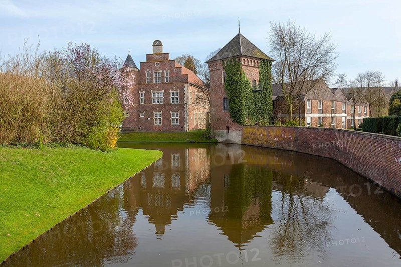 Gemen Castle, West outer bailey and lock tower, moated castle, Borken, Münsterland, North Rhine-Westphalia, Germany, Europe