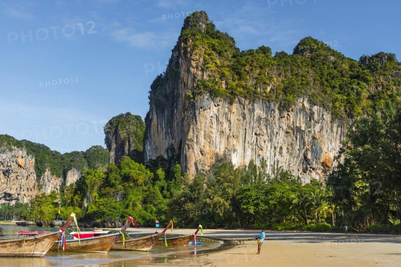 Island landscape near Krabi, weather, sky, nature, beach, beach holiday, beach holiday, Asian, limestone, limestone rocks, longtail boat, wooden boat, fishing boat, water taxi, tourist boat, sea, island, seascape, travel, tourism, seascape, climate, tropical, holiday, beach landscape, chalk cliffs, exotic, bay, bay of the sea, rock, rocky, sandstone cliffs, coast, coastal landscape, landscape, nature, natural landscape, Siam, paradise, holiday paradise, seascape, Railay beach, Phuket, Thailand, Asia