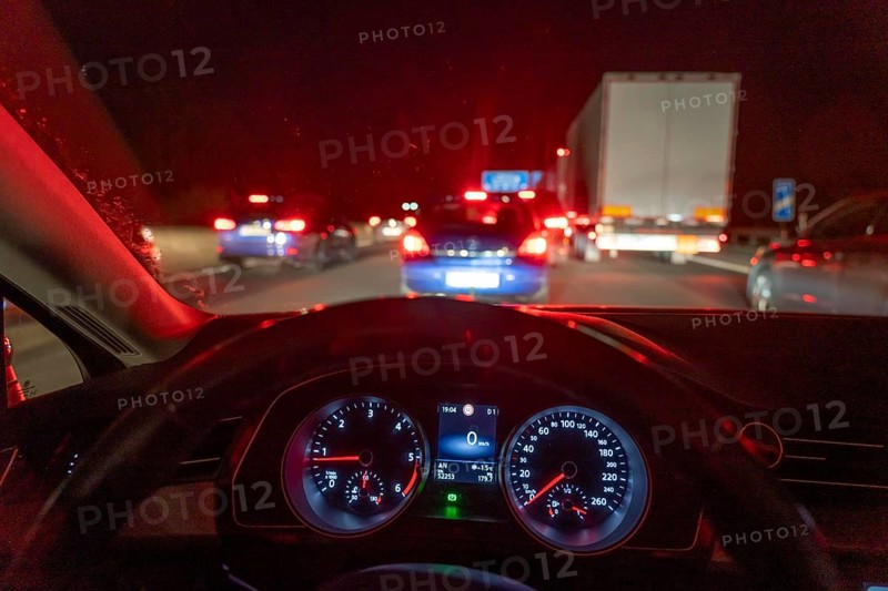 Traffic jam, motorway A3, near Mettmann, direction Oberhausen, partial complete standstill on 3 lanes in evening traffic, after broken down truck on one lane, over 45 minutes delay due to the traffic jam