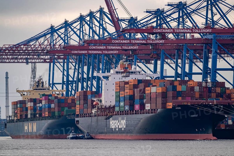 Container terminal Tollerort, container ships are loaded and unloaded, one of 4 container terminals in the Port of Hamburg, Hamburg, Germany, Europe